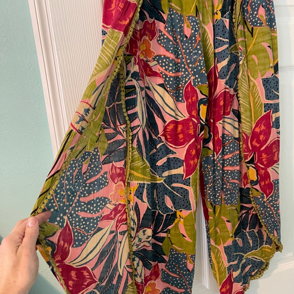 Tropical open air pants! - Picture 2 of 3